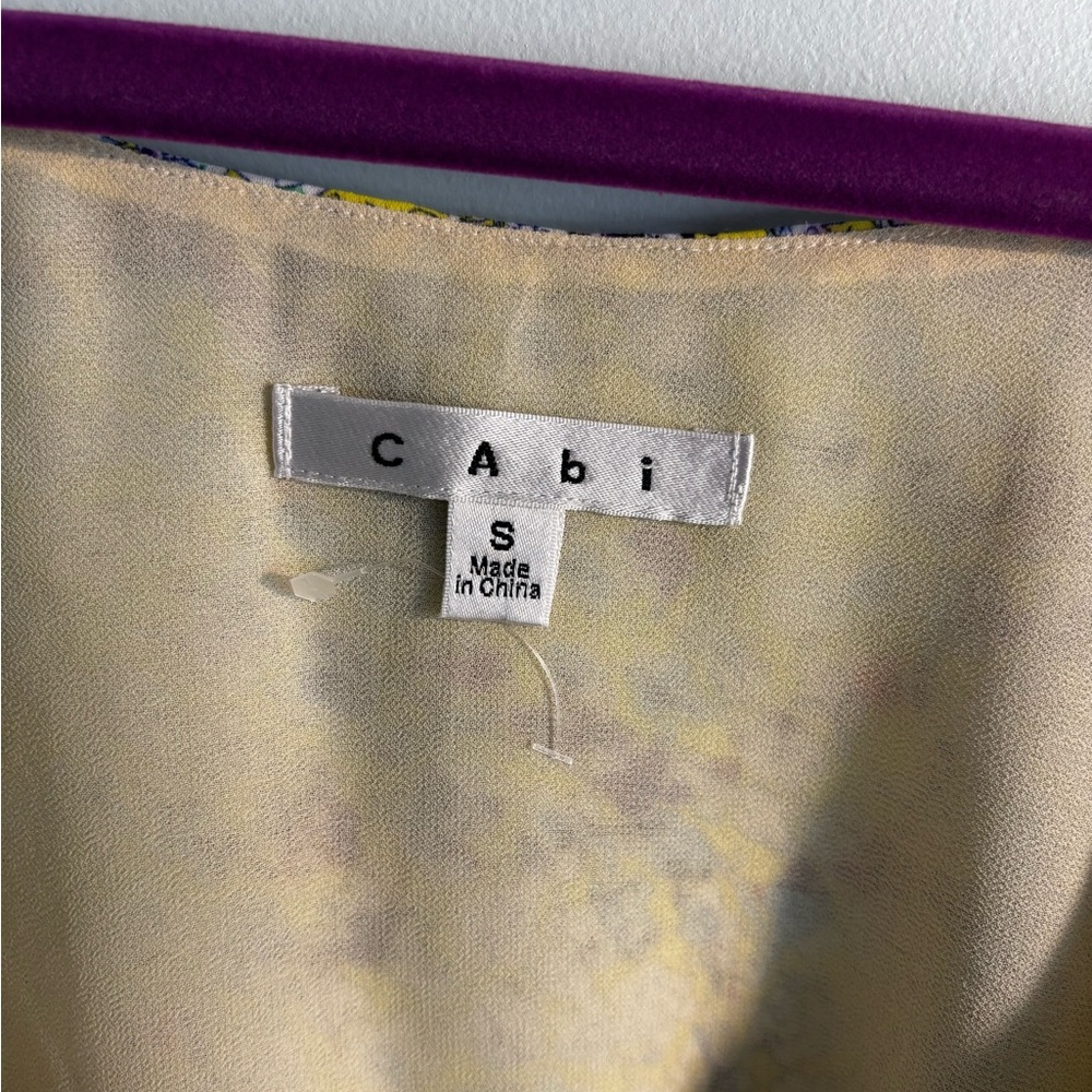 CAbi Scatter Floral Camisole STYLE #275 Size S - Picture 2 of 7